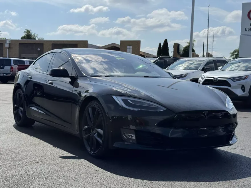 2019 Tesla Model S photo 1