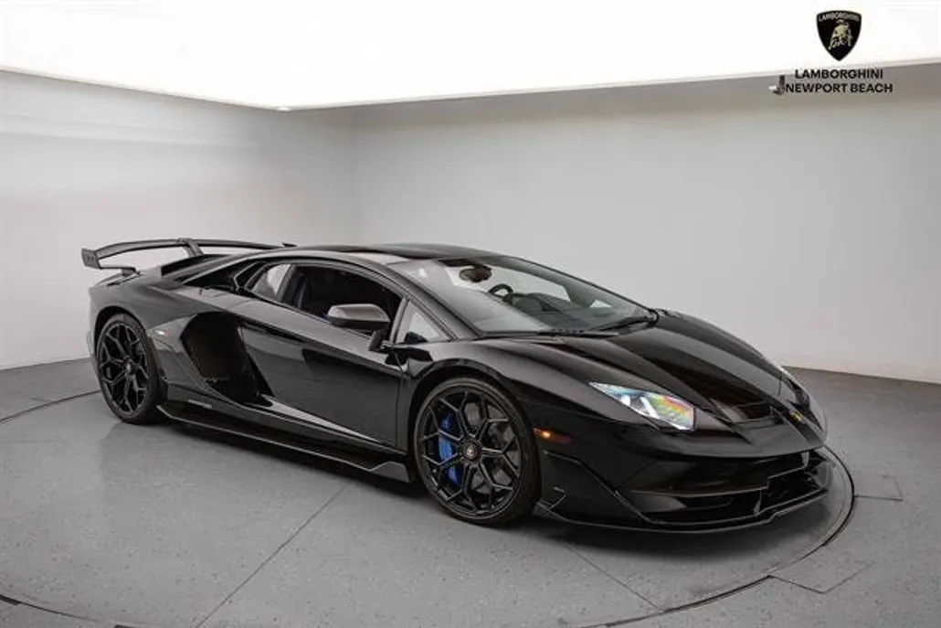 2020 Lamborghini Aventador SVJ Coupe photo 1