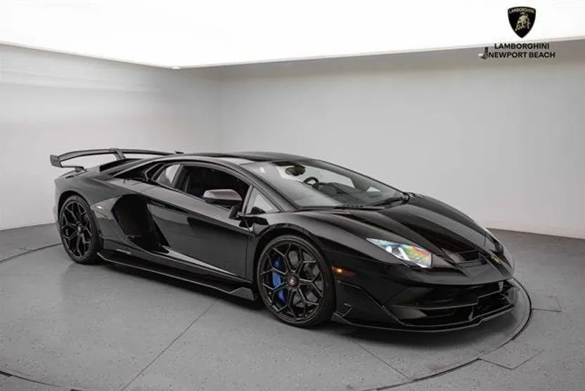 2020 Lamborghini Aventador SVJ Coupe photo 1