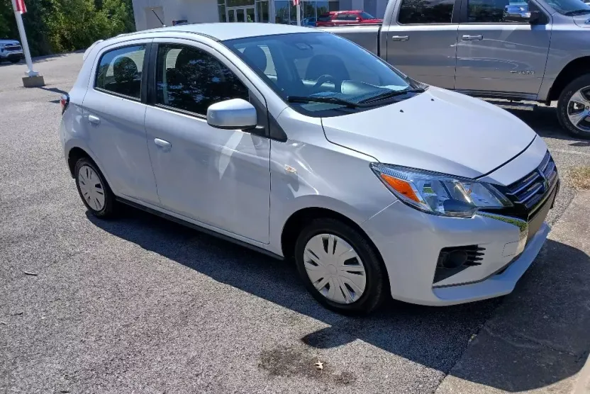 2022 Mitsubishi Mirage ES photo 1