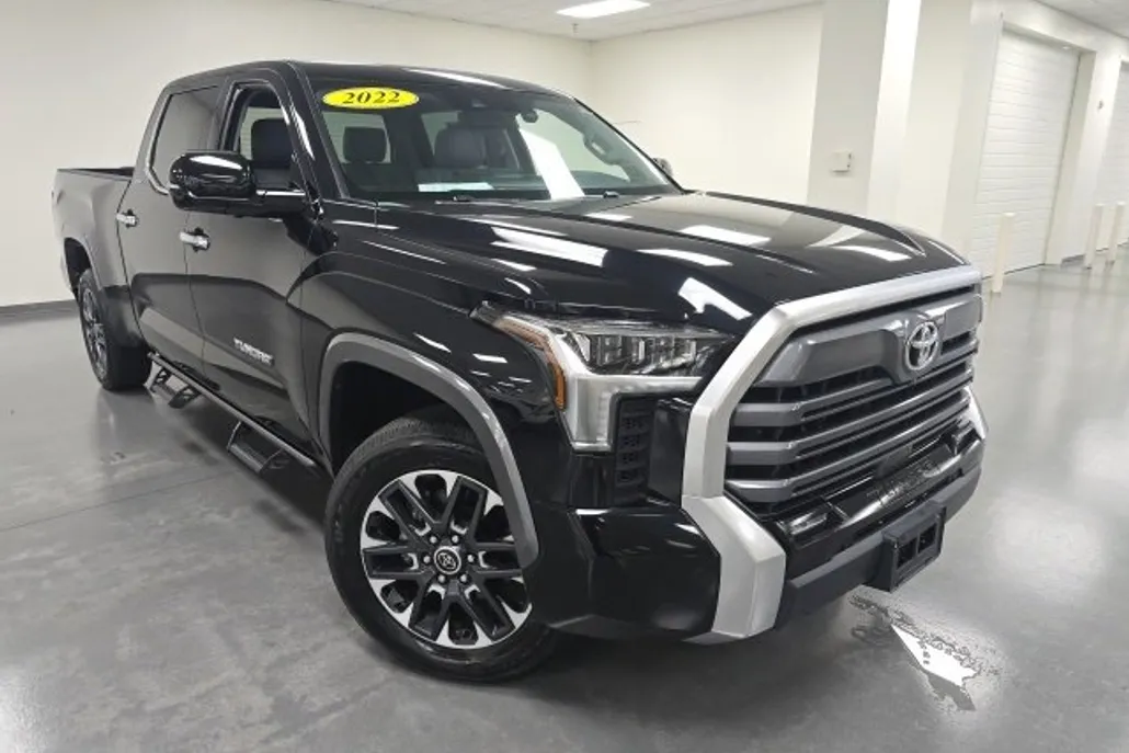 2022 Toyota Tundra Limited CrewMax photo 1
