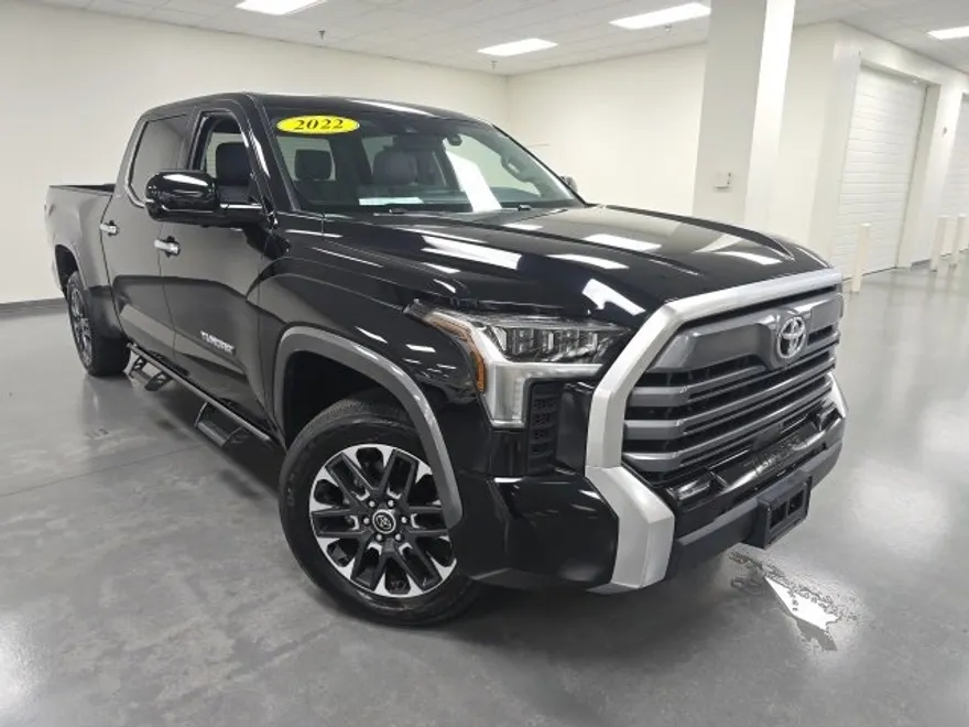 2022 Toyota Tundra Limited CrewMax photo 1