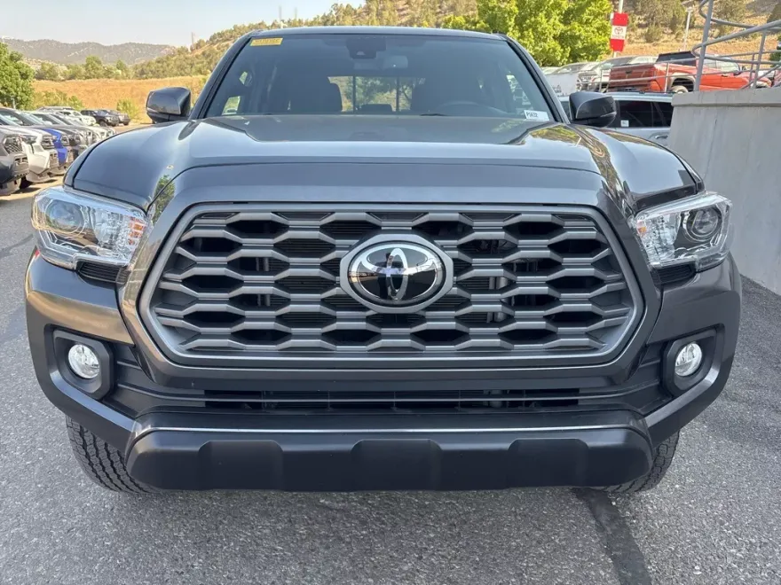 2023 Toyota Tacoma TRD Off-Road photo 1