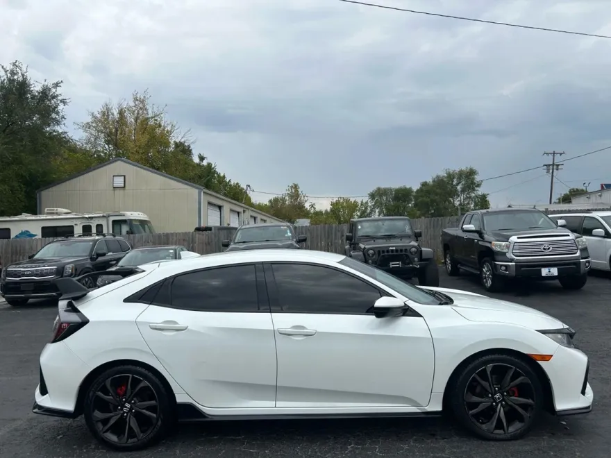 2018 Honda Civic Sport Hatchback photo 1