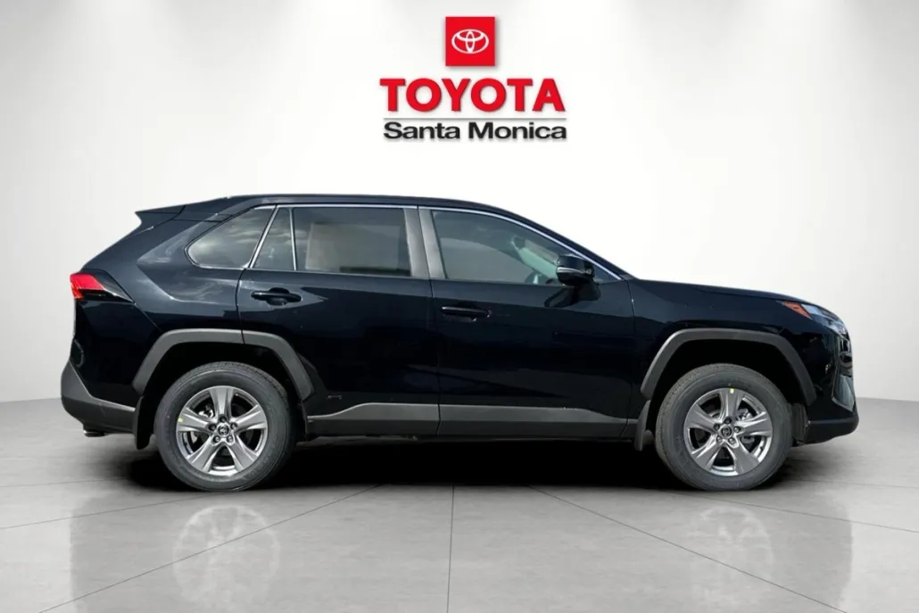 2025 Toyota RAV4 Hybrid XLE photo 1