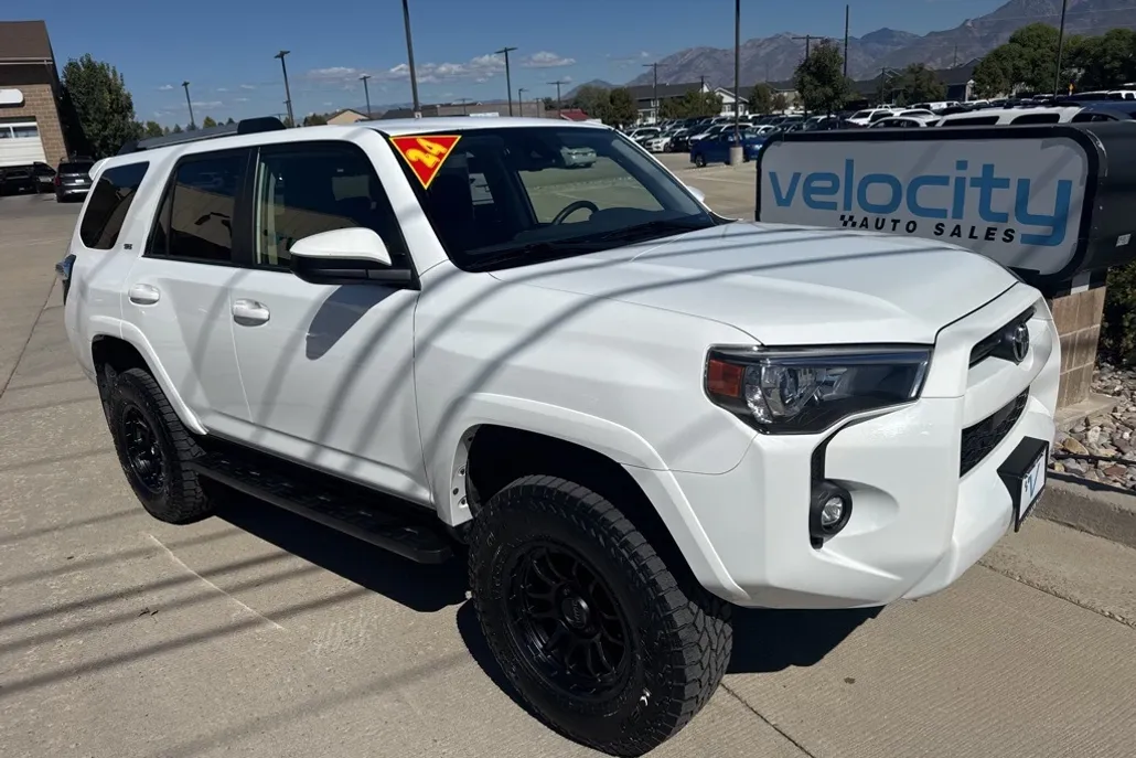 2024 Toyota 4Runner SR5 photo 1