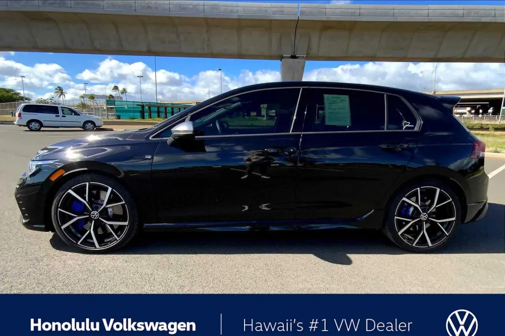 2023 Volkswagen Golf R photo 1