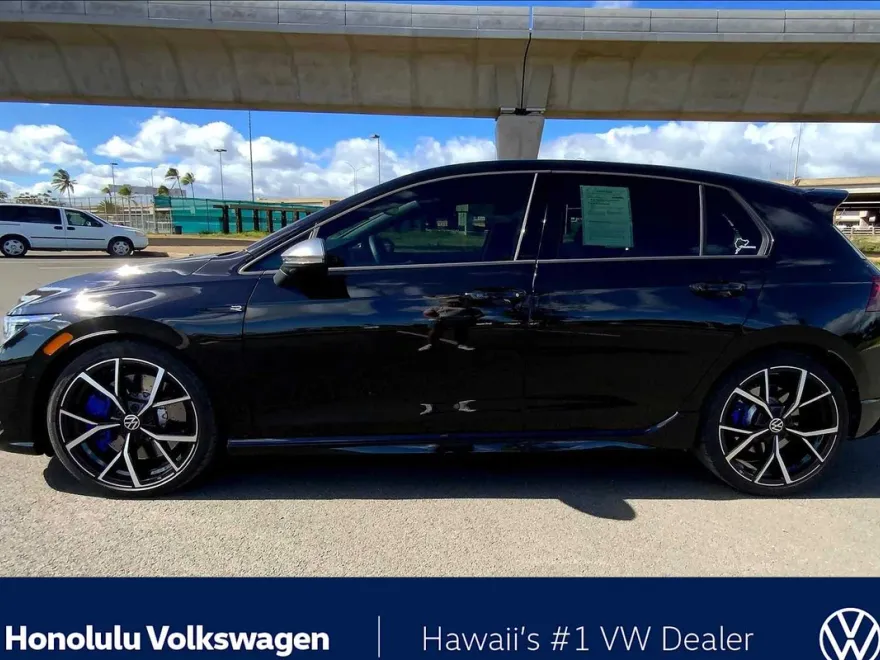 2023 Volkswagen Golf R photo 1