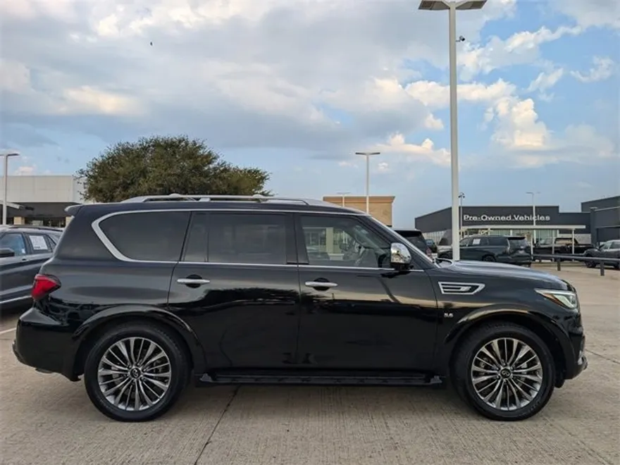 2018 Infiniti QX80 photo 1
