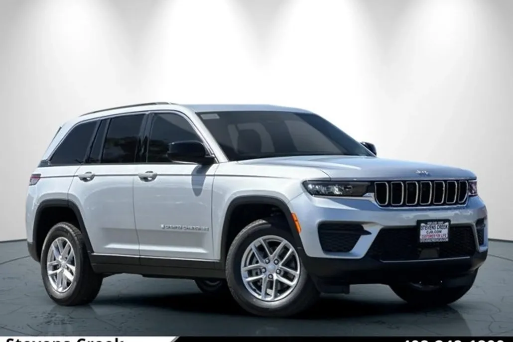2025 Jeep Grand Cherokee Laredo photo 1