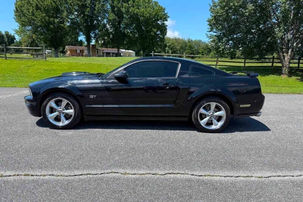 2008 Ford Mustang GT Premium photo 1