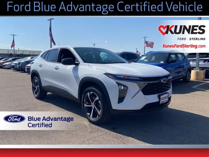 2024 Chevrolet Trax photo 1