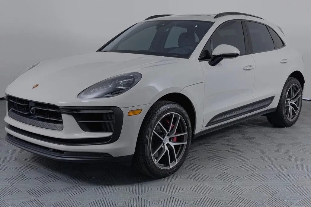 2025 Porsche Macan S photo 1