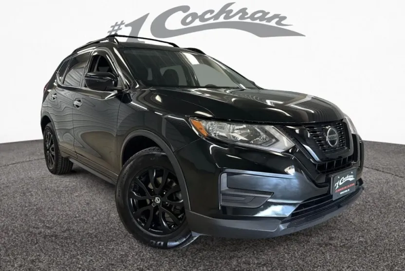 2018 Nissan Rogue SV photo 1