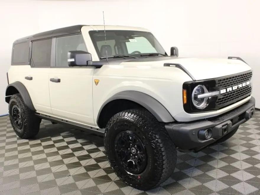 2025 Ford Bronco Badlands photo 1