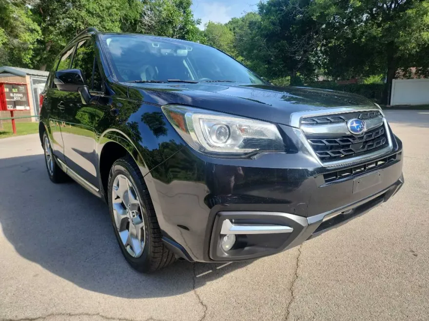2017 Subaru Forester 2.5i Touring photo 1