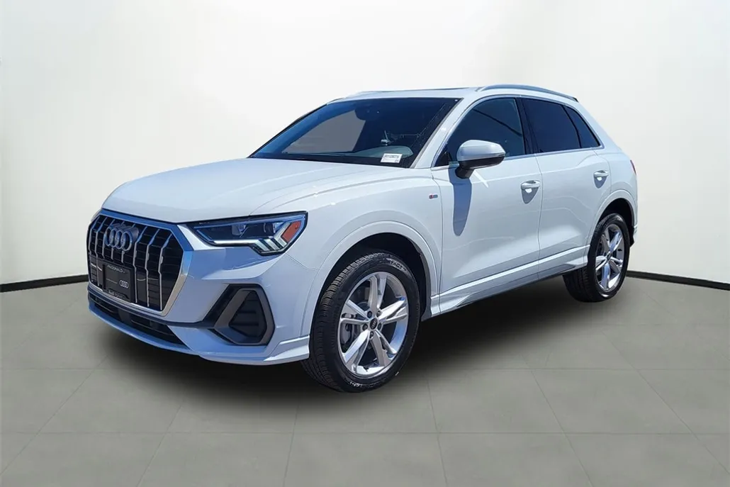 2024 Audi Q3 Premium Plus S line photo 1
