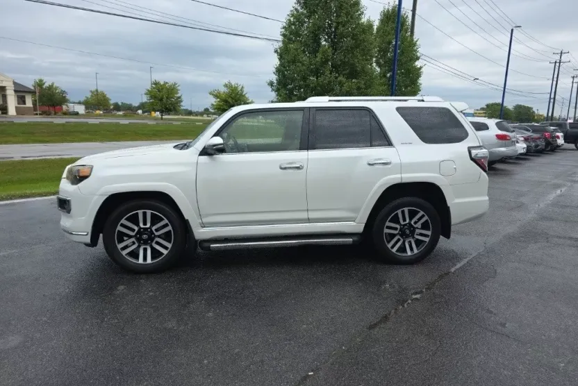2022 Toyota 4Runner Limited photo 1
