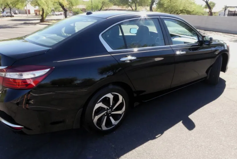 2016 Honda Accord EX-L photo 1