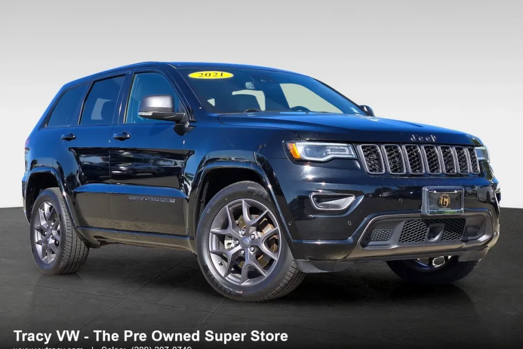 2021 Jeep Grand Cherokee Anniversary Edition photo 1