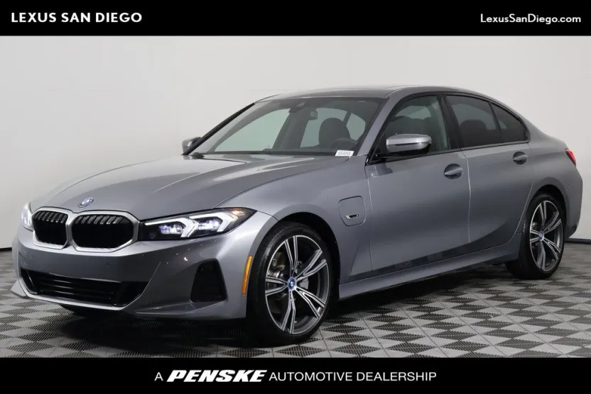 2023 Bmw 330e Sedan photo 1