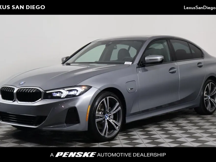 2023 Bmw 330e Sedan photo 1