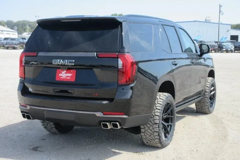 2025 Gmc Yukon AT4 Ultimate photo 1