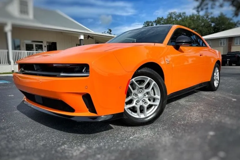 2025 Dodge Charger Daytona R/T photo 1