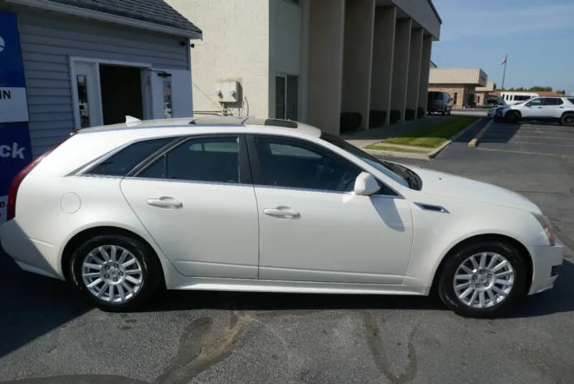 2013 Cadillac CTS Luxury photo 1