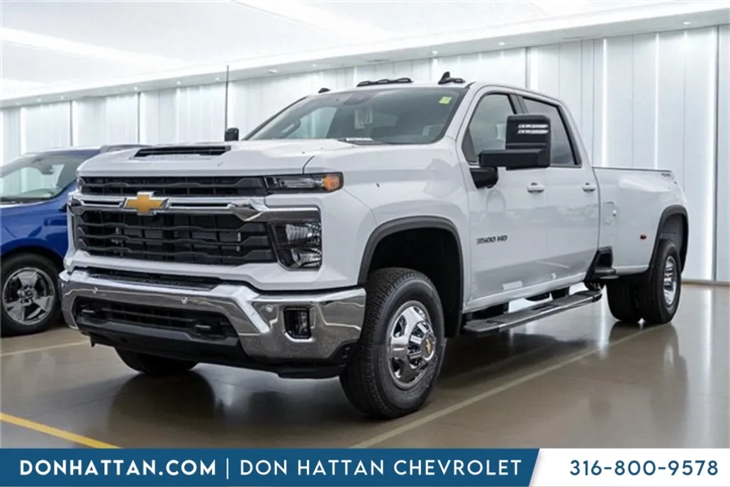 2026 Chevrolet Silverado 3500HD LT photo 1