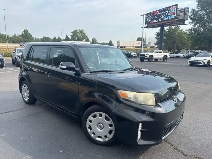 2015 Scion xB Base photo 1