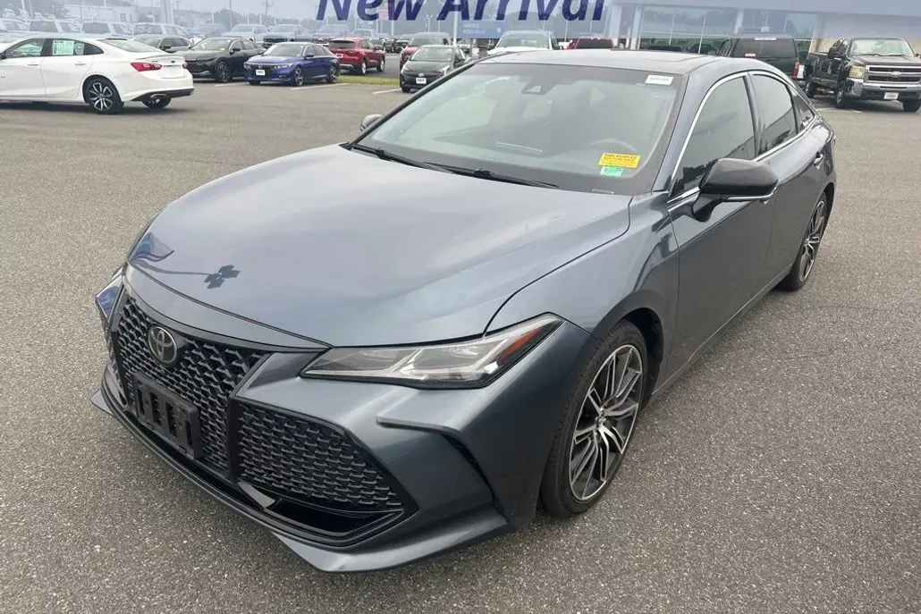 2019 Toyota Avalon Touring photo 1