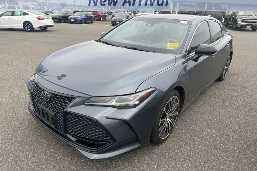 2019 Toyota Avalon Touring photo 1
