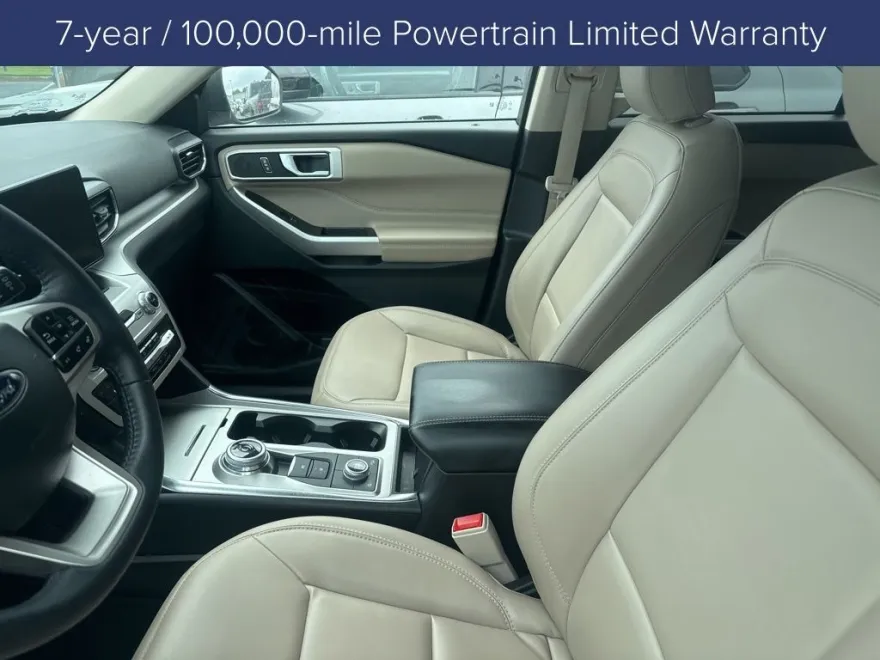 2022 Ford Explorer XLT photo 1