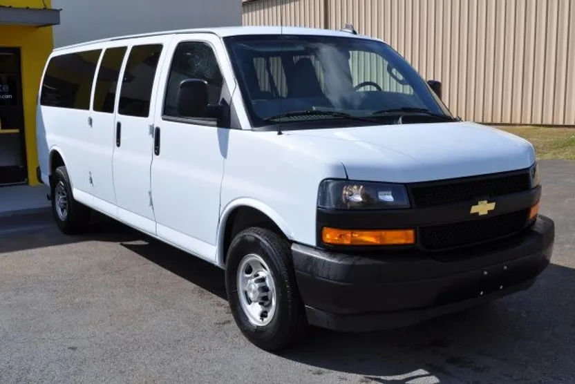 2023 Chevrolet Express LS 3500 photo 1