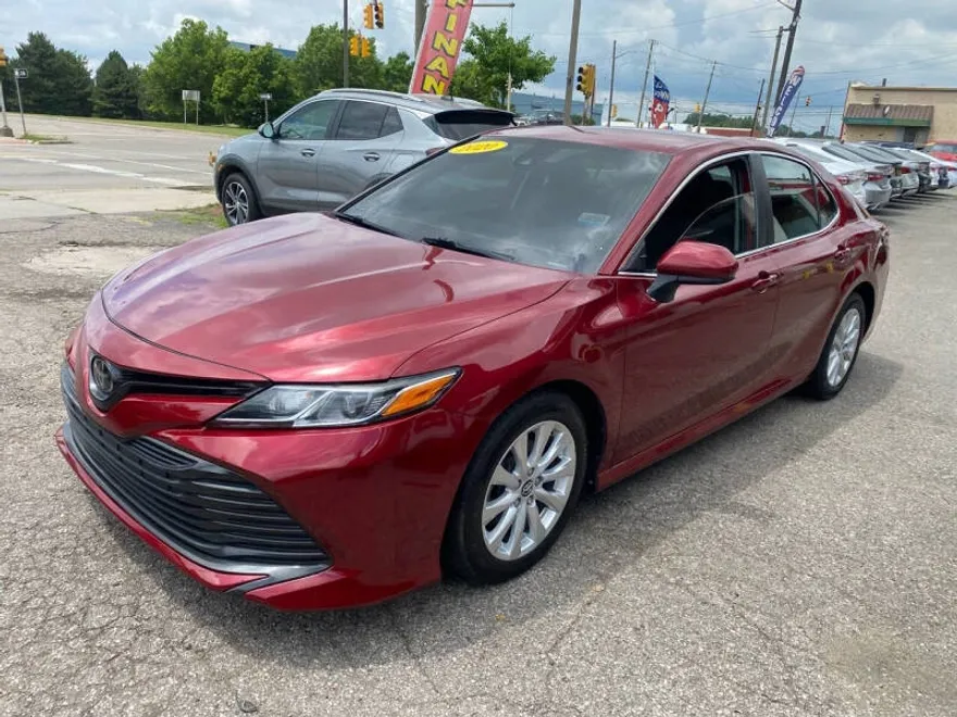 2020 Toyota Camry LE photo 1