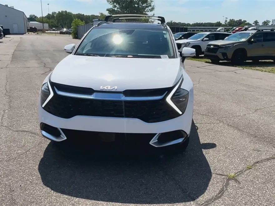 2025 Kia Sportage SX photo 1