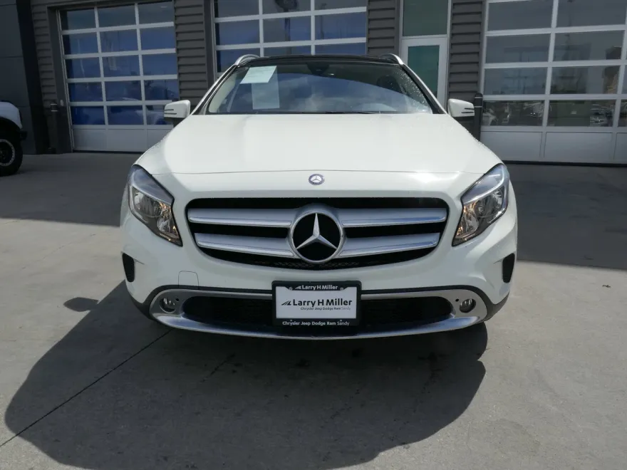 2017 Mercedes Benz GLA 250 photo 1