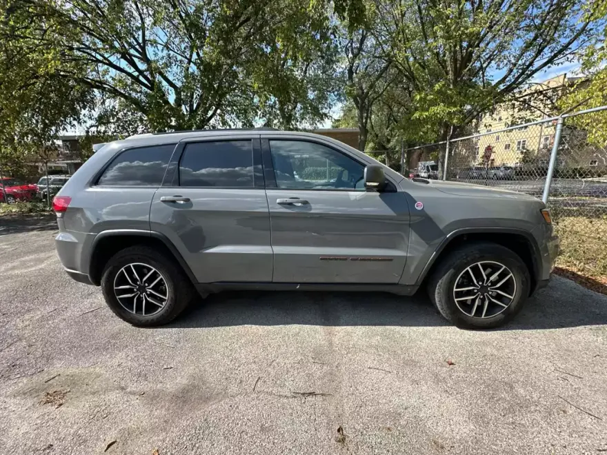2021 Jeep Grand Cherokee Trailhawk photo 1