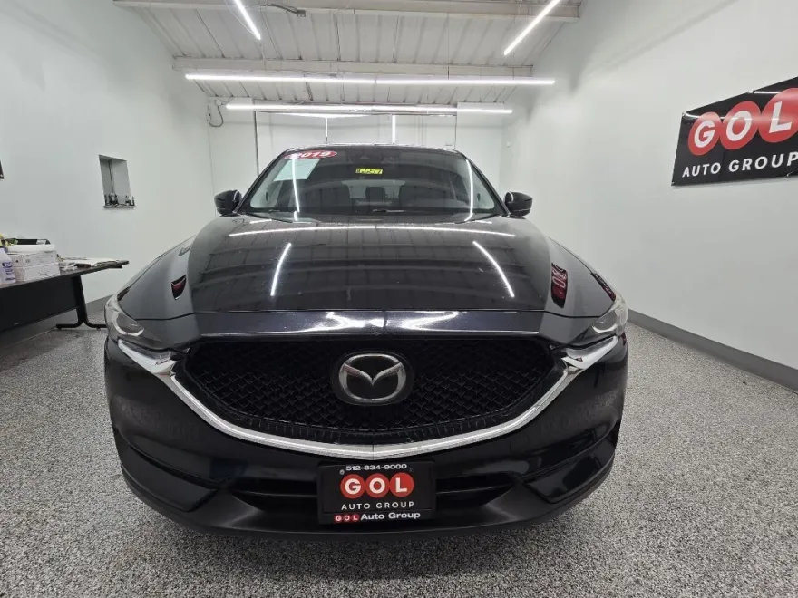 2019 Mazda CX-5 Touring photo 1