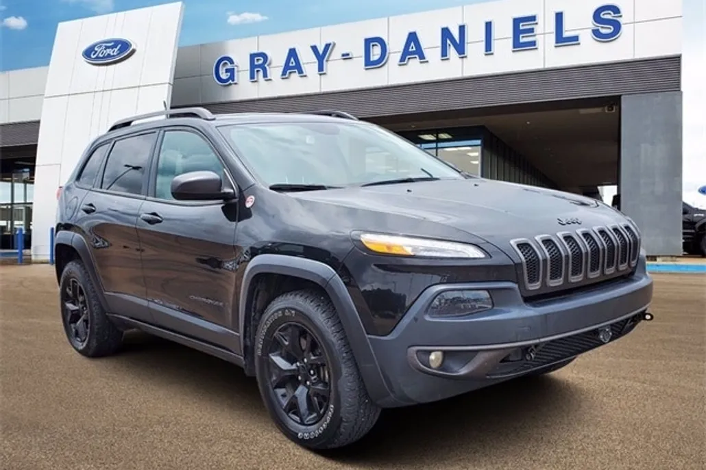 2016 Jeep Cherokee Trailhawk photo 1