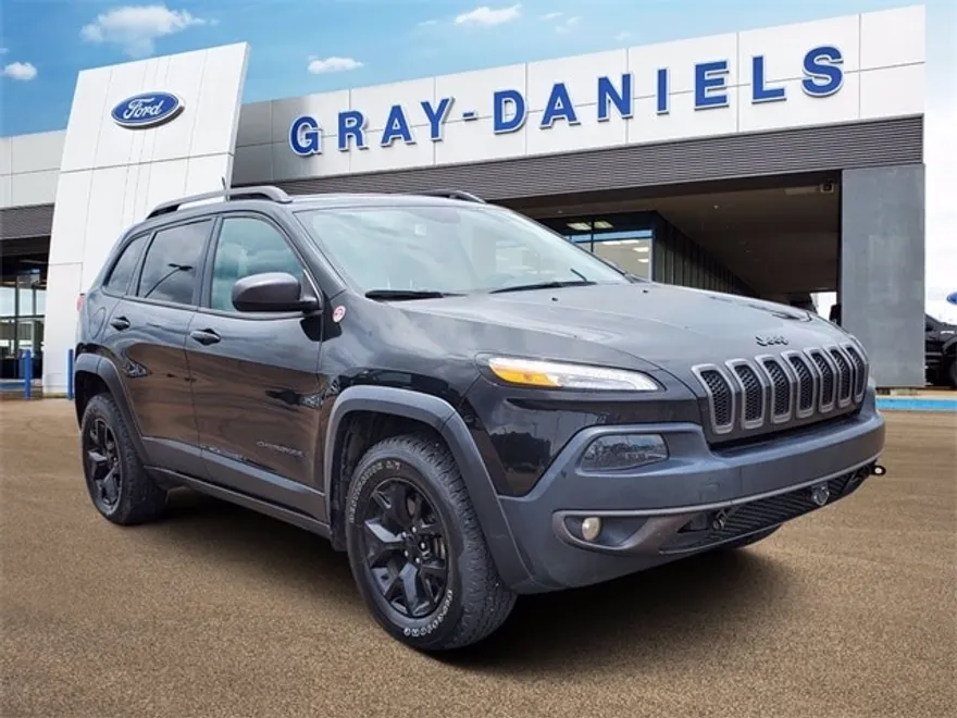 2016 Jeep Cherokee Trailhawk photo 1