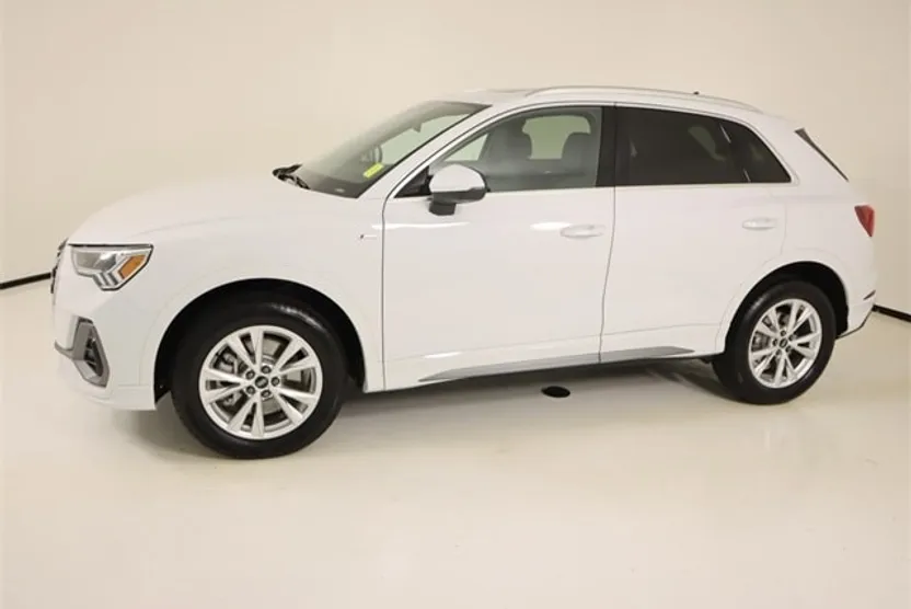 2024 Audi Q3 Premium Plus photo 1