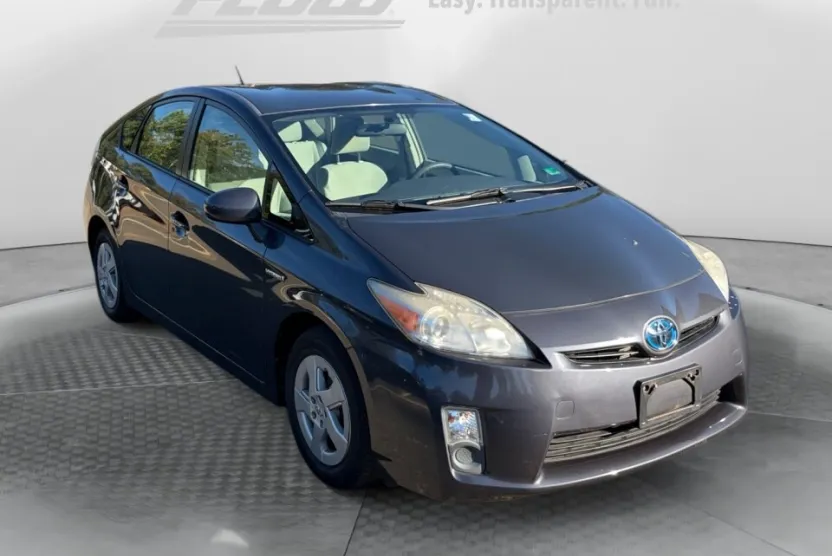 2010 Toyota Prius Two photo 1