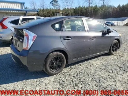 2014 Toyota Prius Four photo 4
