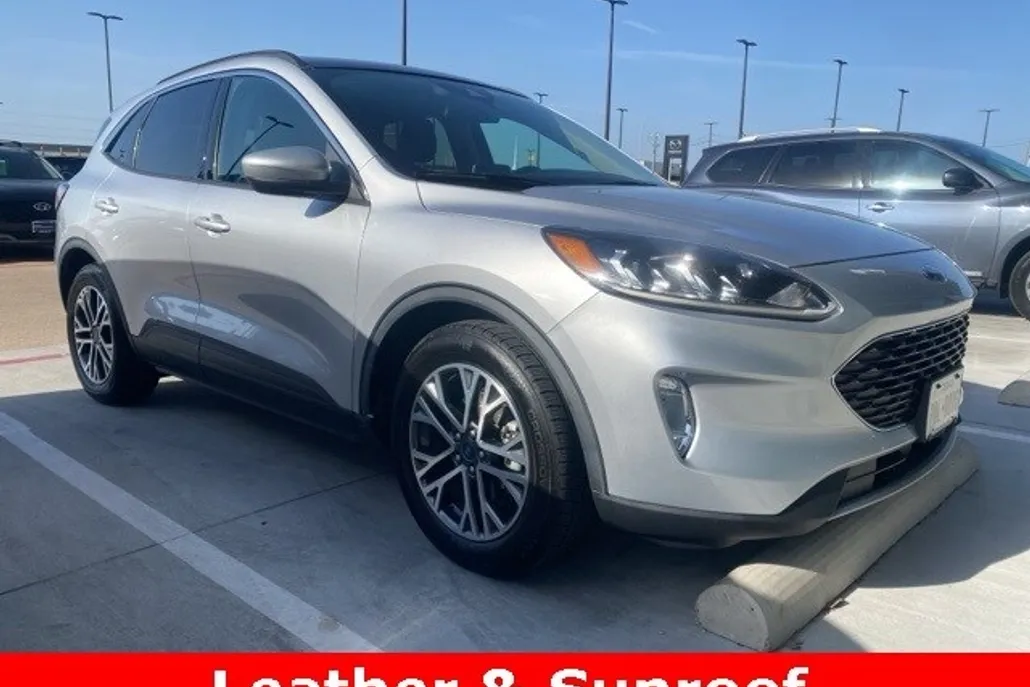 2020 Ford Escape SEL photo 1