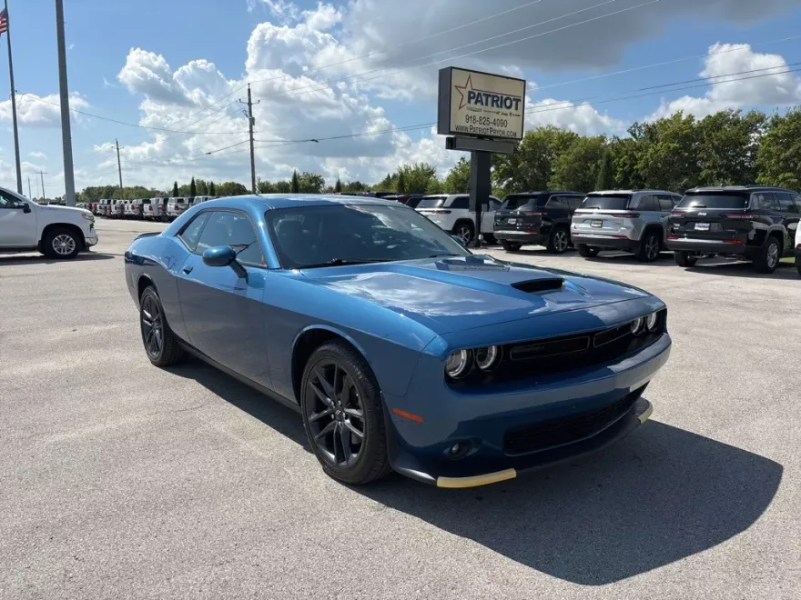2022 Dodge Challenger GT photo 1
