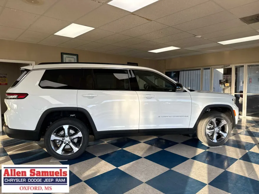 2025 Jeep Grand Cherokee Limited photo 1