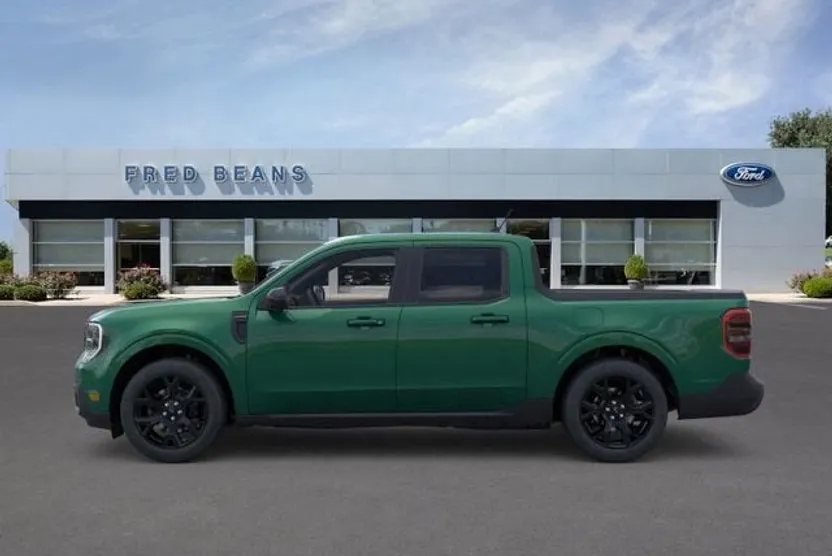 2025 Ford Maverick Lariat photo 1