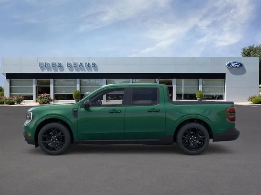 2025 Ford Maverick Lariat photo 1